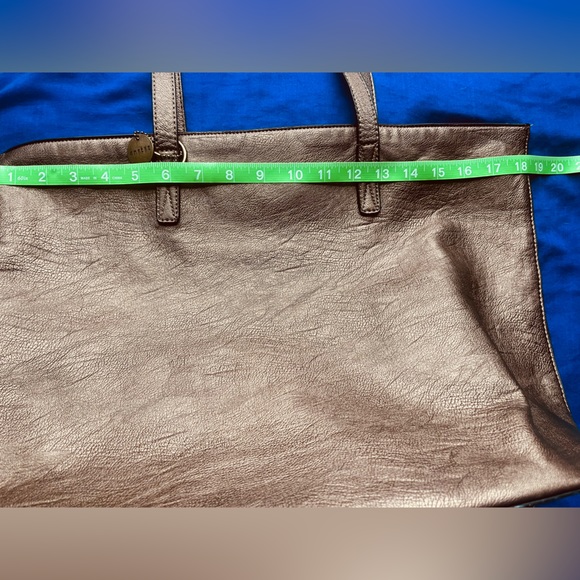 The Lucia Tote - Large Bronze Tote Bag by Ampere; High quality vegan leather - Picture 5 of 16